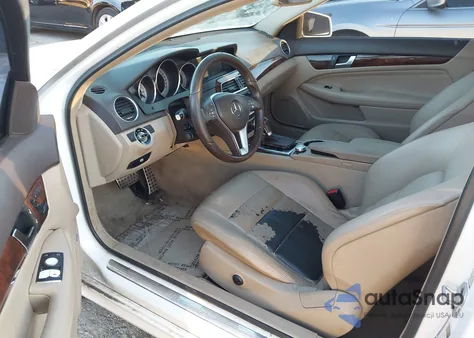 2015 Mercedes-Benz C 250 from USA, damaged, VIN WDDGJ4HB6FG367998